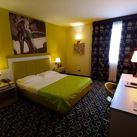 InVilladiserio Hotel Villa di Serio Esterno foto